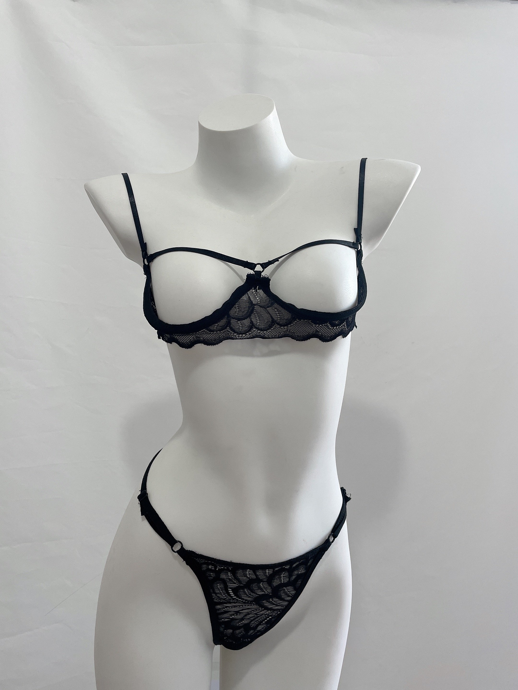 X1479 Wholesale Mature Embroidery Lace Transparent Bra And Panty Set Women'S Sexy Lingerie Set Temptation Ladies Underwear