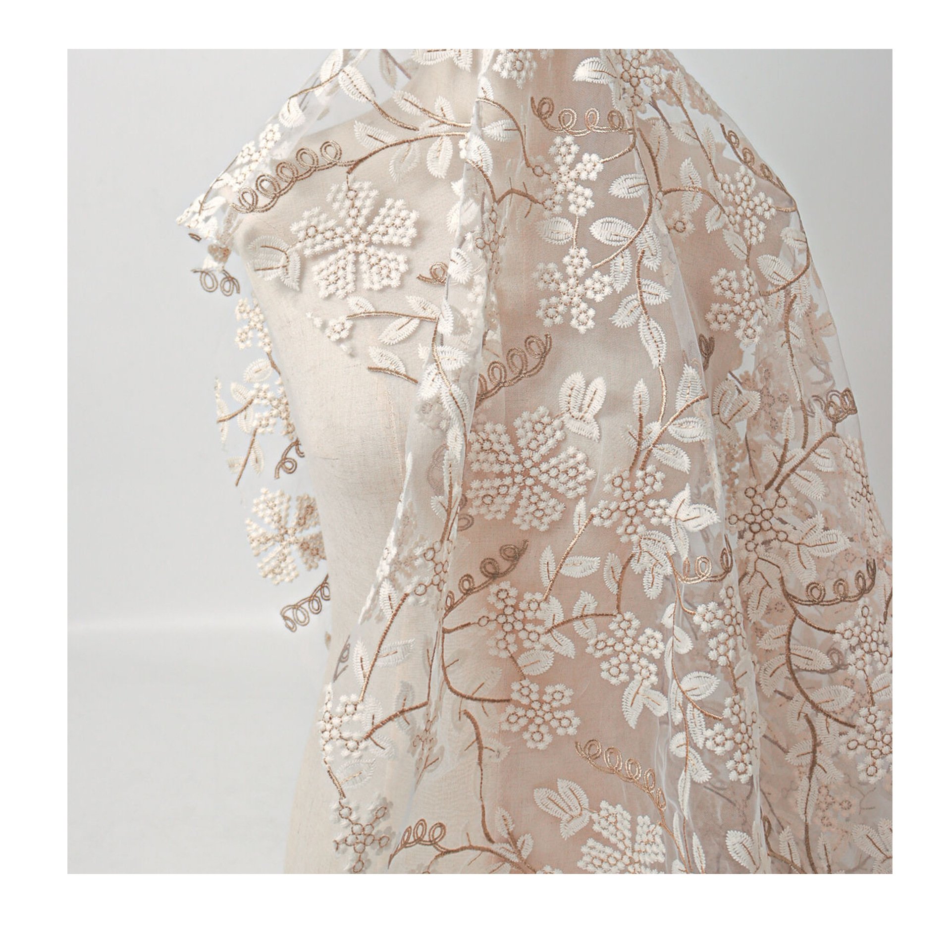 embroidery Fabric multi colors Eco-friendly Eyelet Embroidery Lace Fabric For Lady's Garment