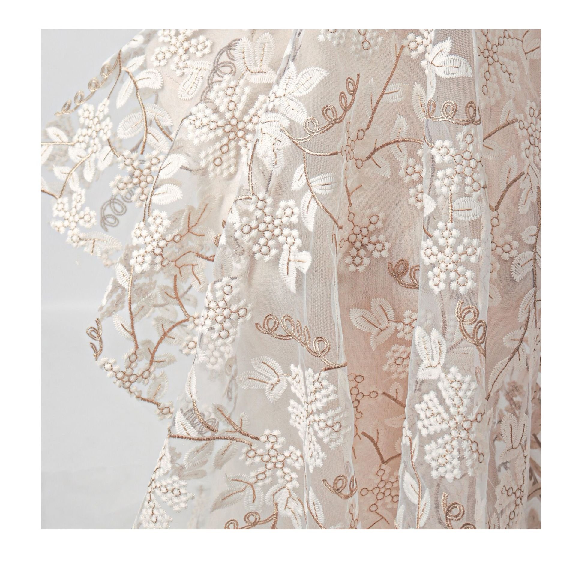 embroidery Fabric multi colors Eco-friendly Eyelet Embroidery Lace Fabric For Lady's Garment
