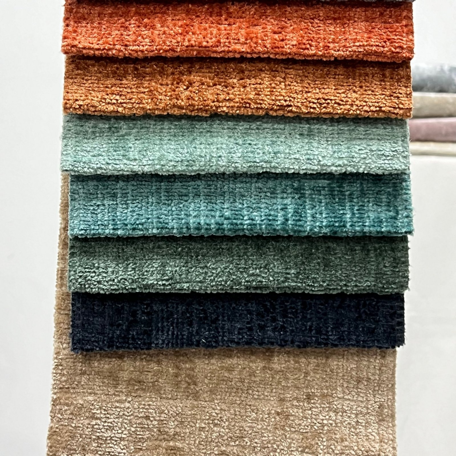 HENNESSY 360g Plain Weave Chenille Sofa Fabric Series High Quality 100% Polyester Printing Breathable Fabric Knitted Offered