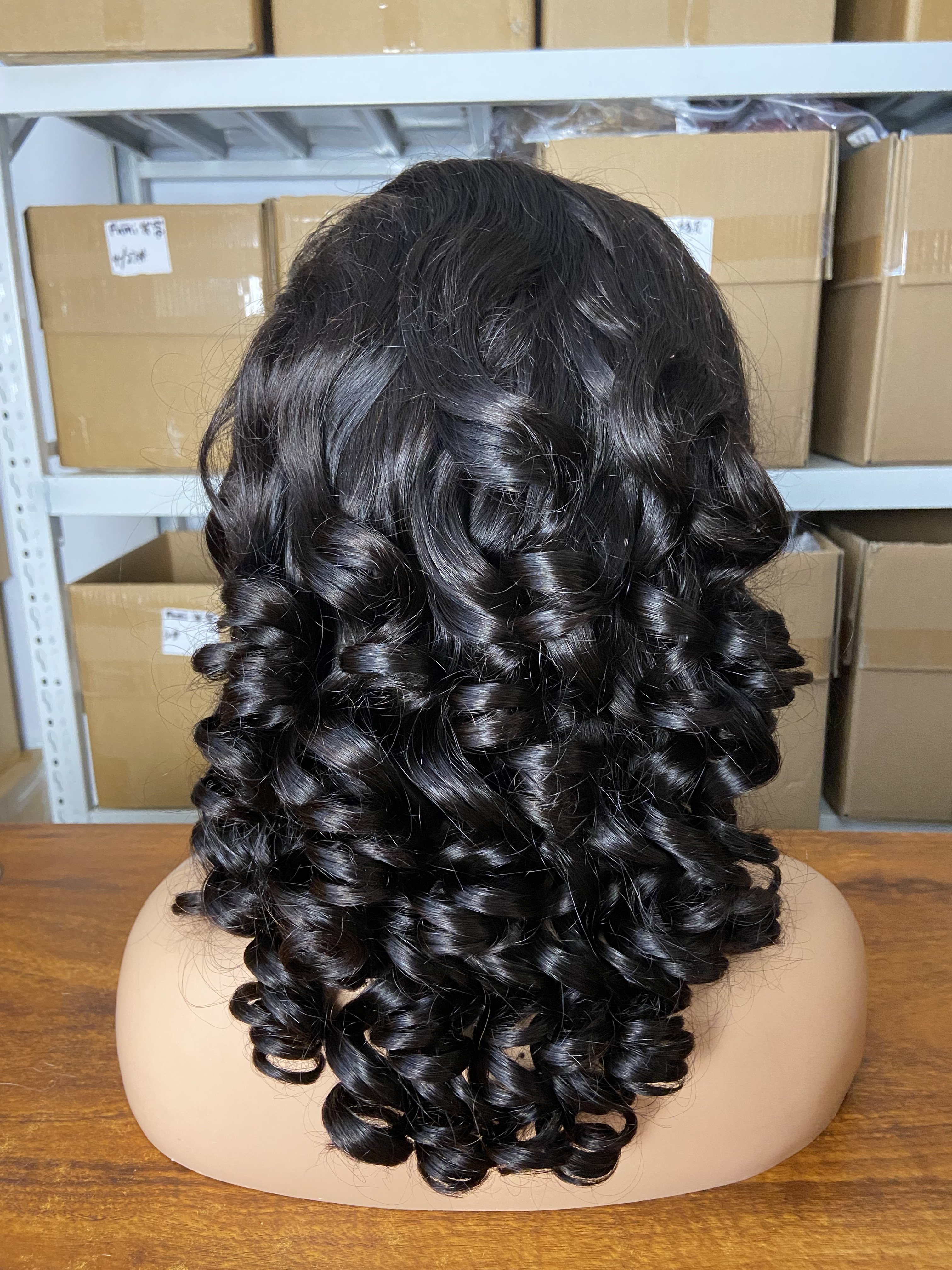 Wholesale Loose curl wigs human hair hd lace front wig high density brazilian bouncy curly human hair glueless lace frontal wigs