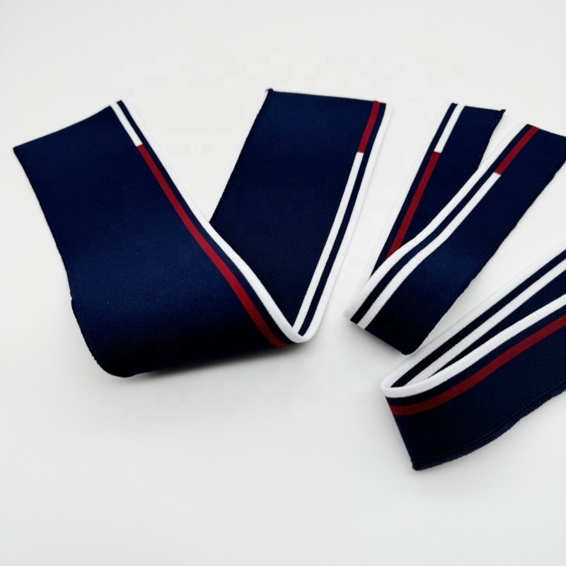 A polyester jacquard fabric ribbed collar accessory
