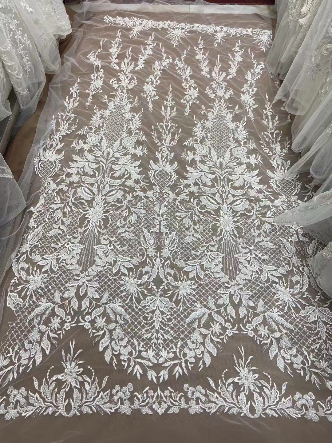 DELACE Factory Wholesale Customized Elegant style Tulle Beads flower lace fabric for bridal dress