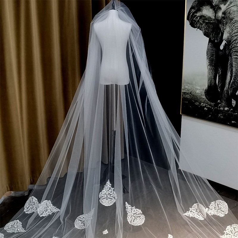 new hot Heavy industry bride wedding veil luxury lace long big tail tiara Headdress catholic veil bridal veils