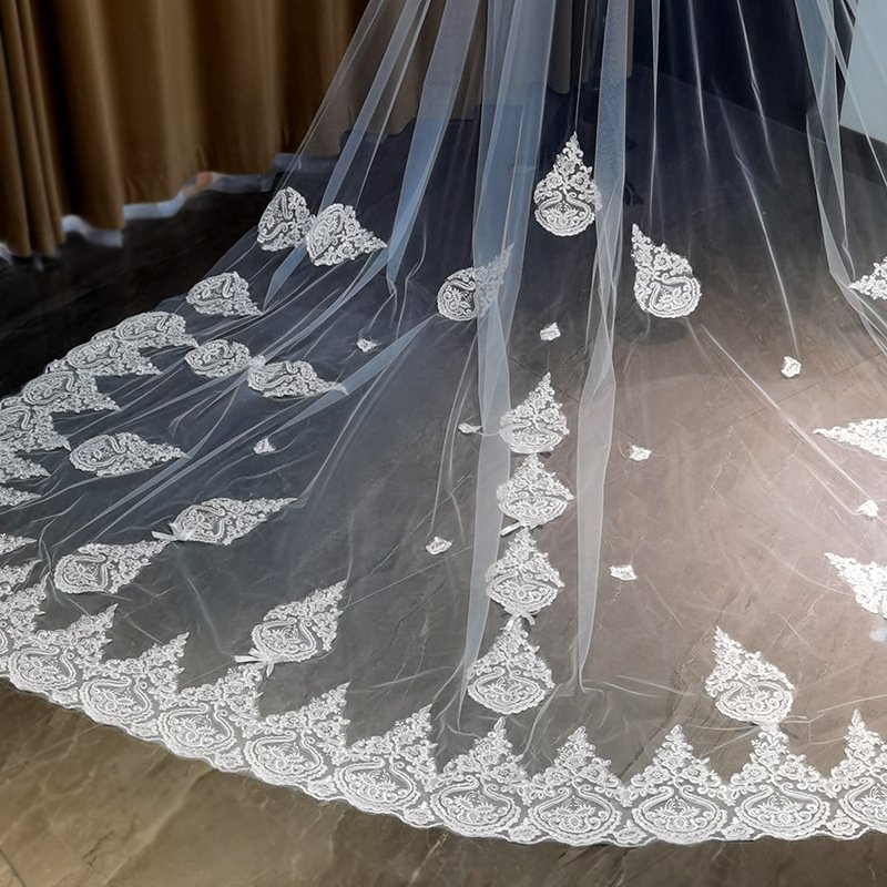 new hot Heavy industry bride wedding veil luxury lace long big tail tiara Headdress catholic veil bridal veils