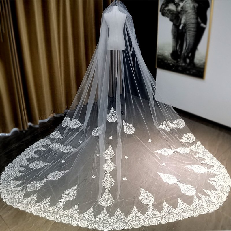 new hot Heavy industry bride wedding veil luxury lace long big tail tiara Headdress catholic veil bridal veils