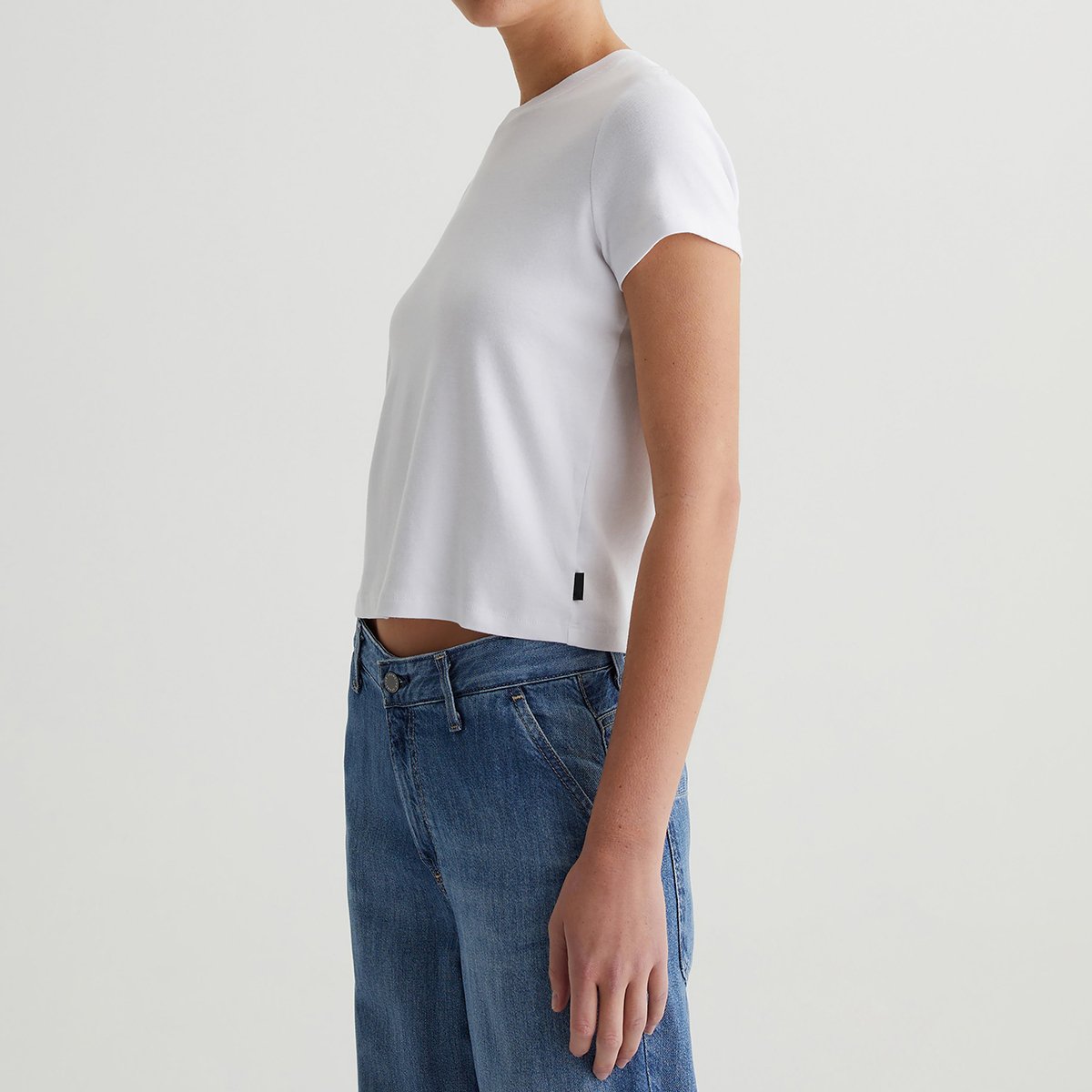 OEM/ODM Women's Cropped Crewneck Tee - 90s Vintage Style, Soft Cotton-Blend, True White Short Sleeve, Comfortable Everyday Wear