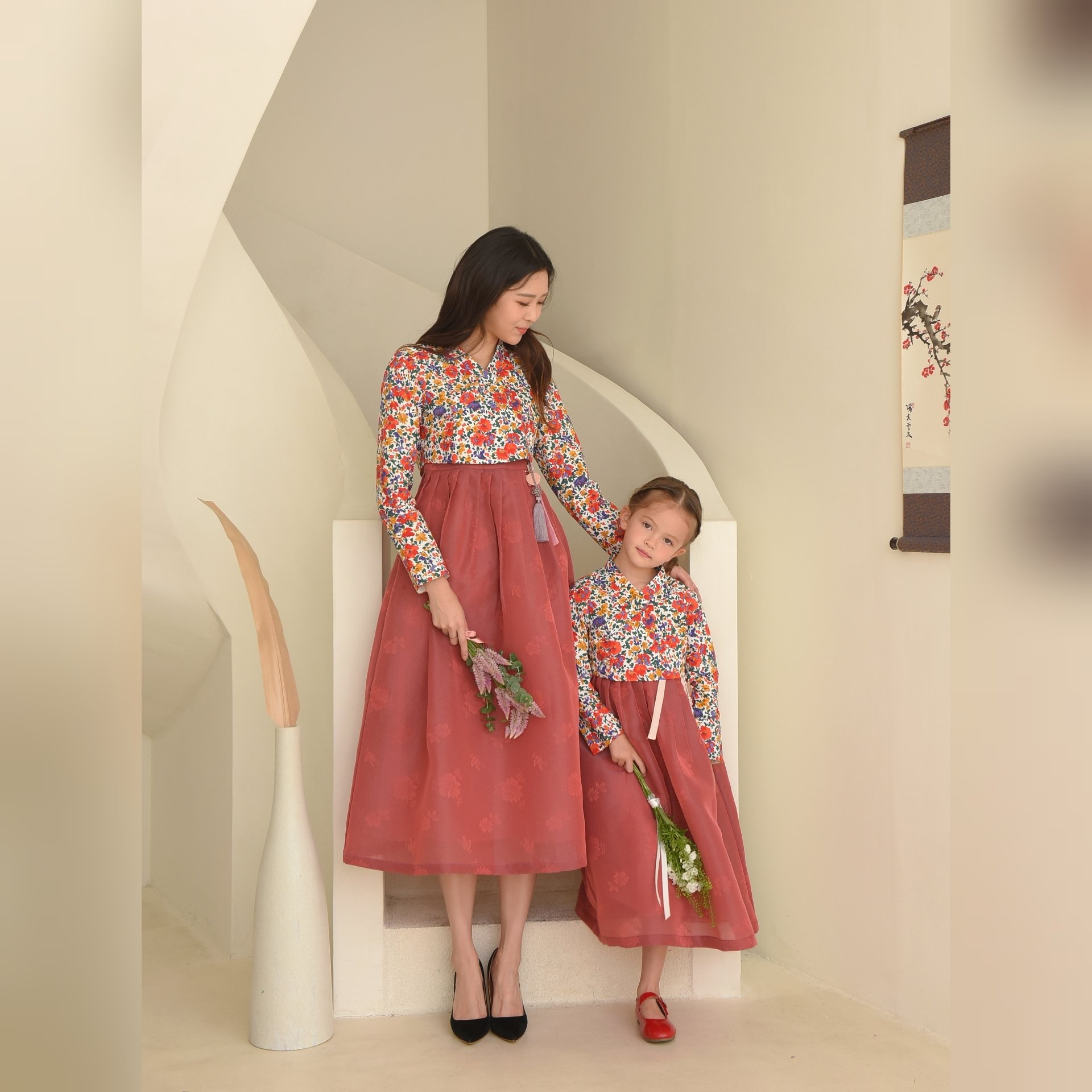 Golden Gabi hanbok ladies dress made in Korea 2021 Trend High Quality Cotton Comfortable Luxurious Women's Wear