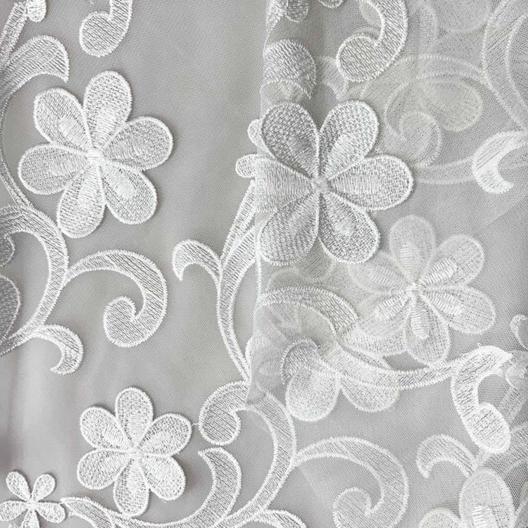 High quality white heavy embroidered flower wedding lace fabric for a nigeria wedding dress