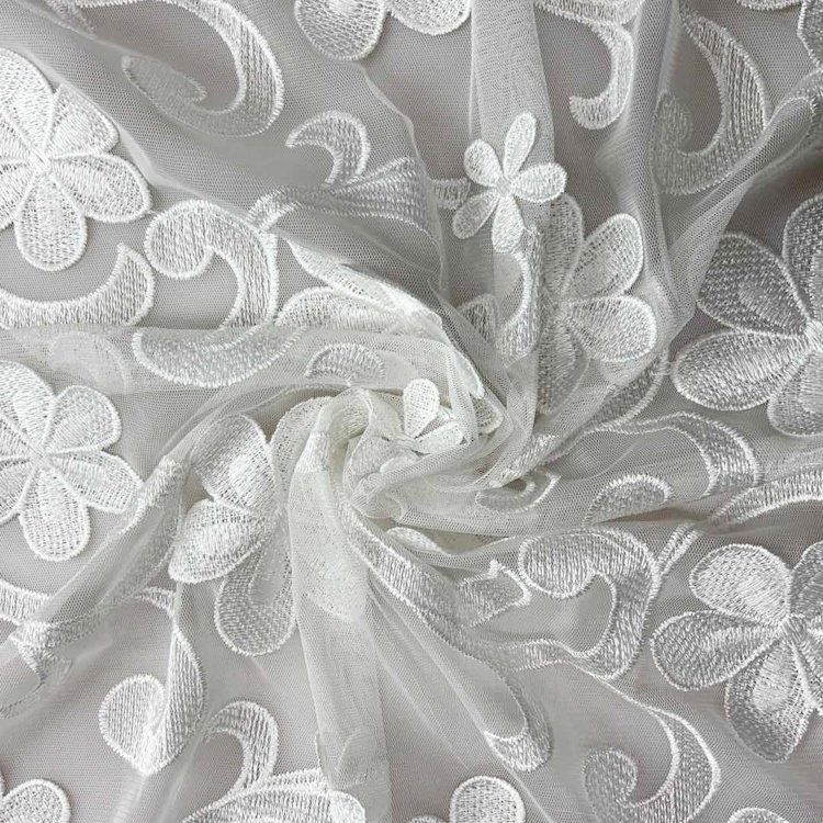 High quality white heavy embroidered flower wedding lace fabric for a nigeria wedding dress