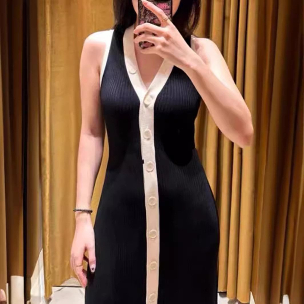 French Style 2024 Summer New Elegant Contrasting Ribbed Deep V Sleeveless Button Vest Frocks Knitted Sweater Midi Long Dresses