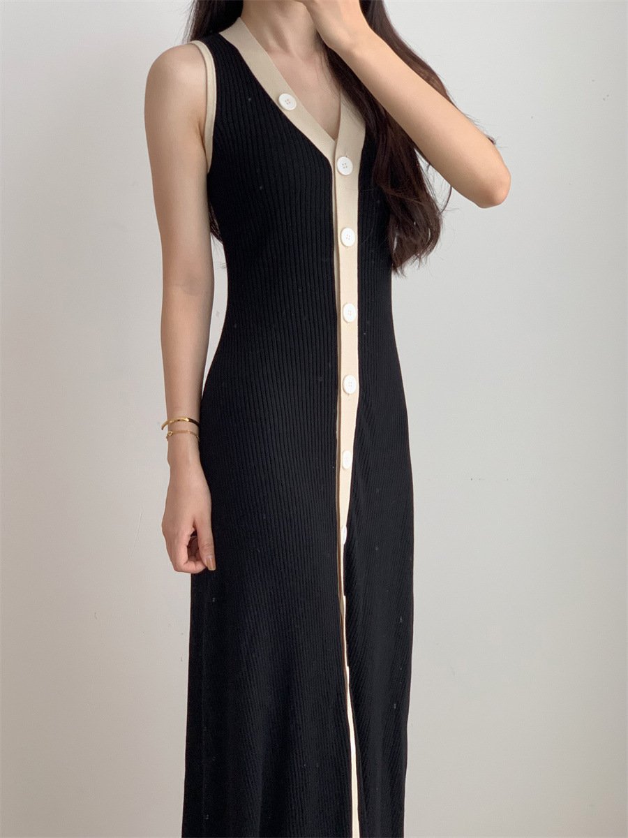French Style 2024 Summer New Elegant Contrasting Ribbed Deep V Sleeveless Button Vest Frocks Knitted Sweater Midi Long Dresses