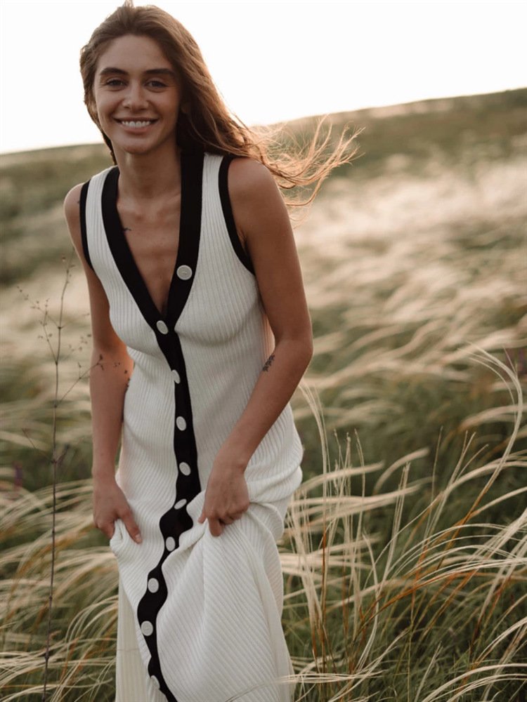 French Style 2024 Summer New Elegant Contrasting Ribbed Deep V Sleeveless Button Vest Frocks Knitted Sweater Midi Long Dresses