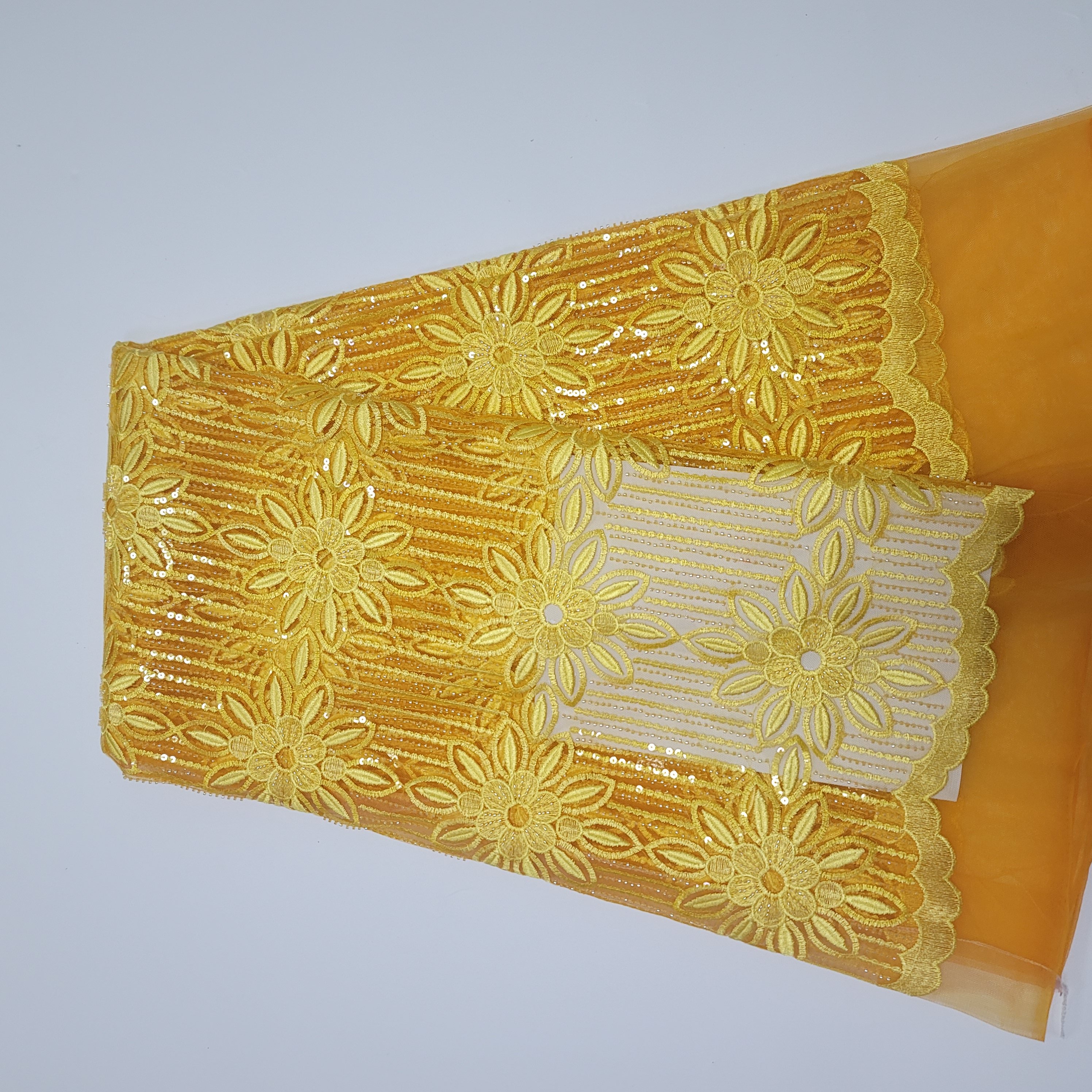 China Wholesale Beaded Lace Fabric Luxury New Sequin Fabric Floral Embroidered Fabric with Beads and Sequins