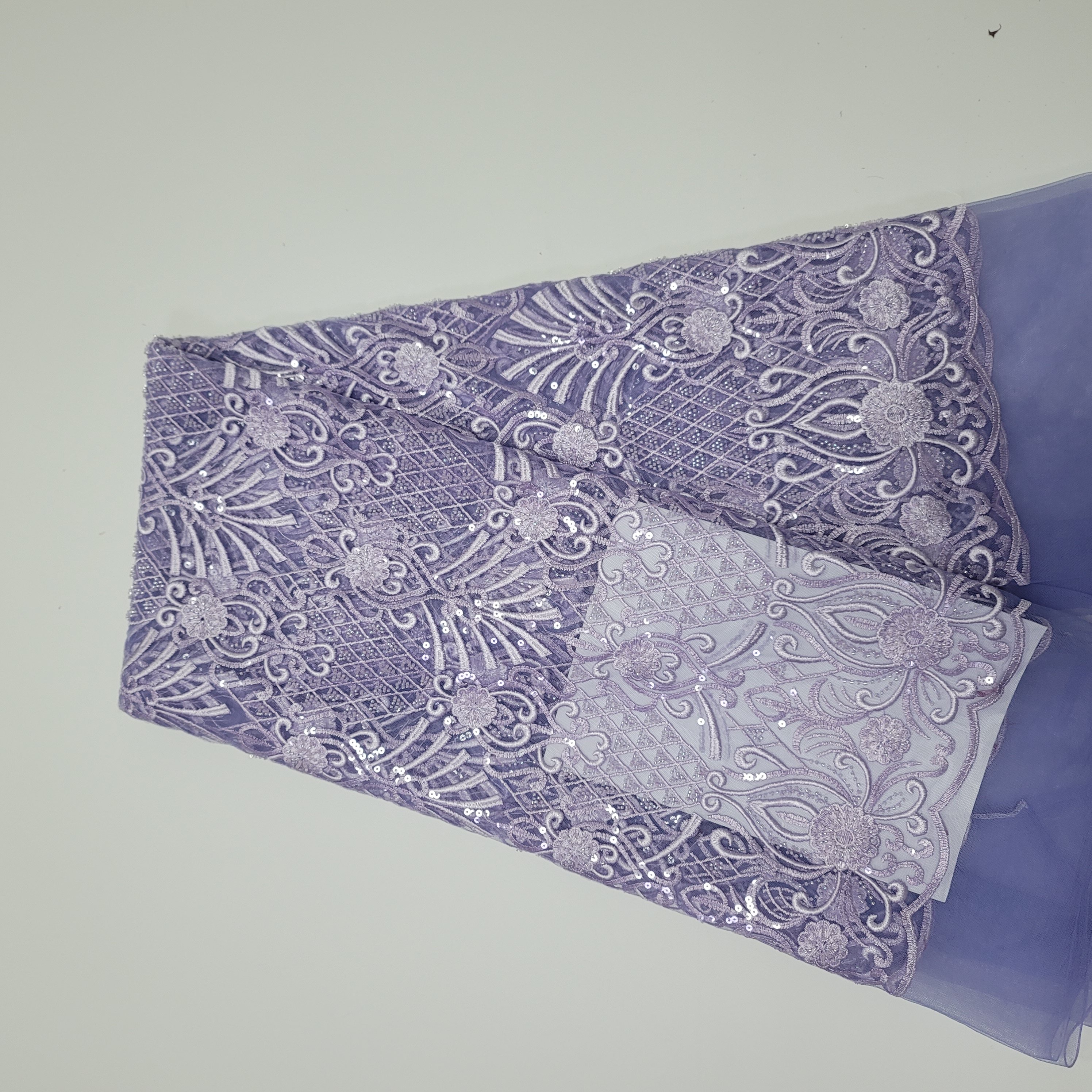 China Wholesale Beaded Lace Fabric Luxury New Sequin Fabric Floral Embroidered Fabric with Beads and Sequins