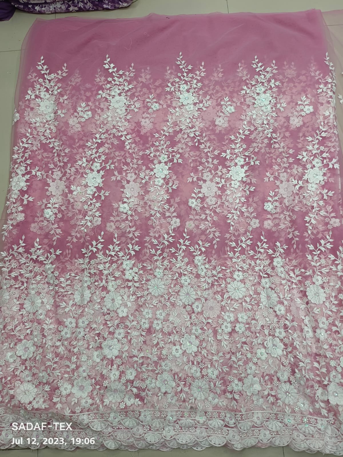 High Quality Traditional Embroidery Thread Work Net Fabric Tulle Lace Material for Women's Wedding Dresses