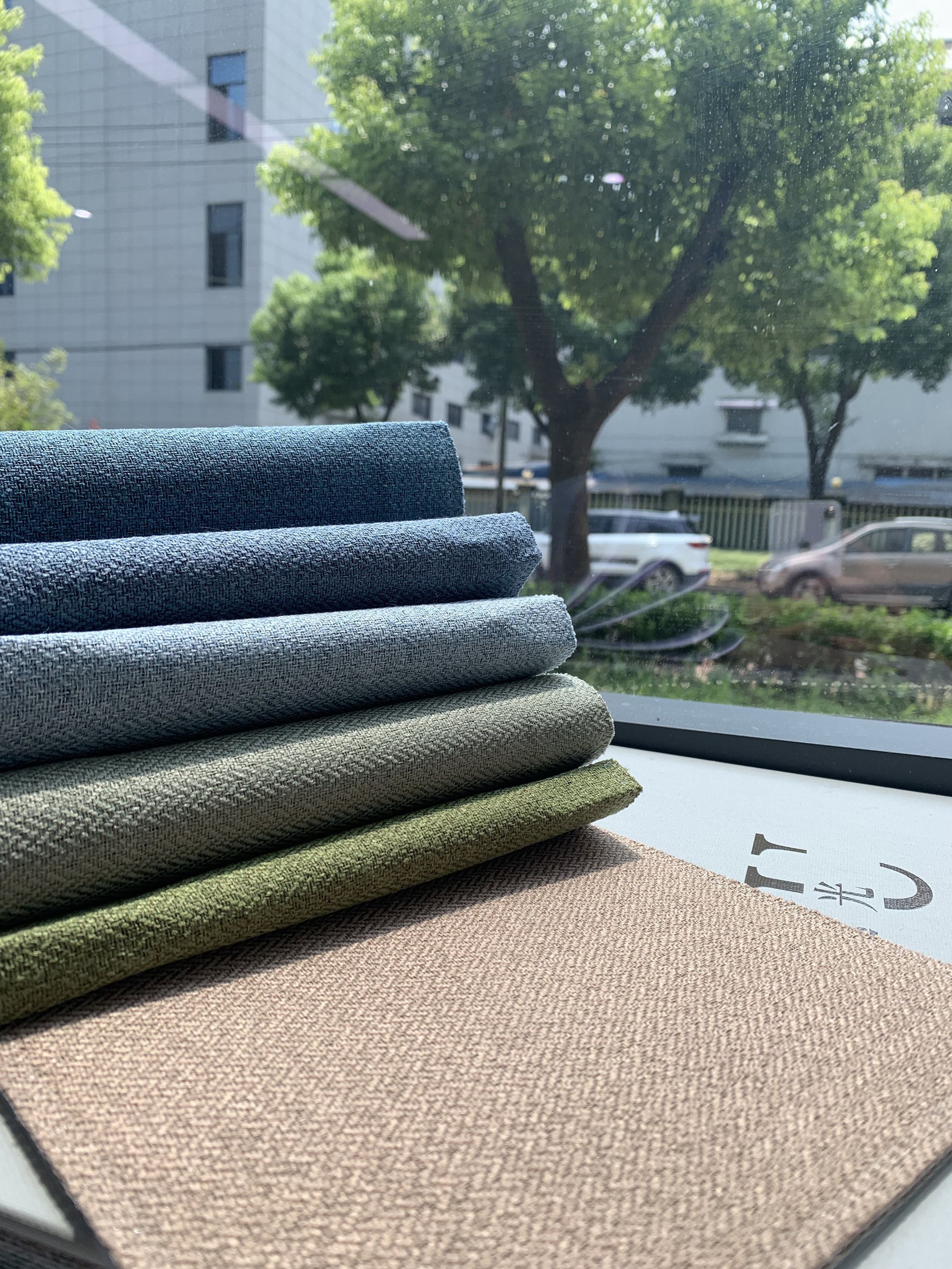 126'' inch 320cm width 100% full blackout sunshade curtain stock lot fabric in roll