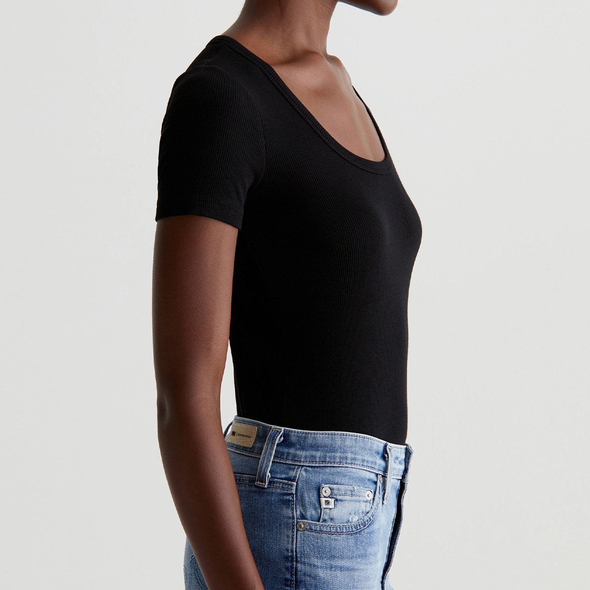 OEM/ODM Custom Deep Black Women's Slim Fit Rib Knit Top Tee - Scoop Neck, Stretch-Blend Fabric, Thick Binding