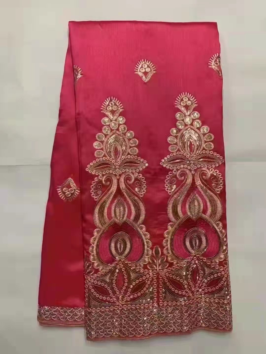 Source factory direct sale African George lace fabric velvet lace with sequins women's clothing