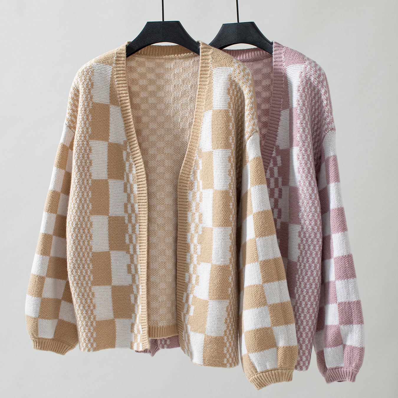 Wholesale winter checkered pattern sweater dropshoulder lantern sleeve top loose ribbed plaid knitted sweaters cardigan women