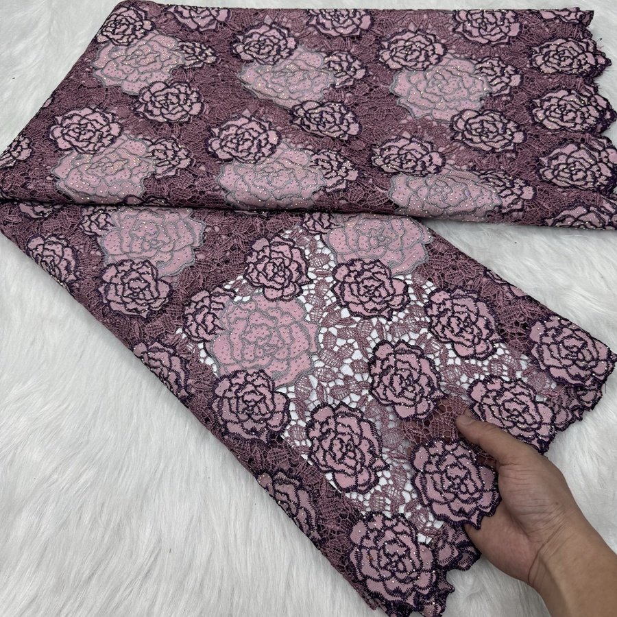 China Wholesale Guipure Embroidery Lace Fabric Technology Good Price Nigerian Lace Fabric With Rhinestones For Party Dress