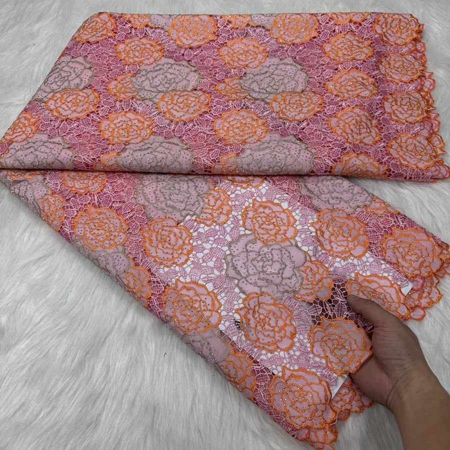 China Wholesale Guipure Embroidery Lace Fabric Technology Good Price Nigerian Lace Fabric With Rhinestones For Party Dress