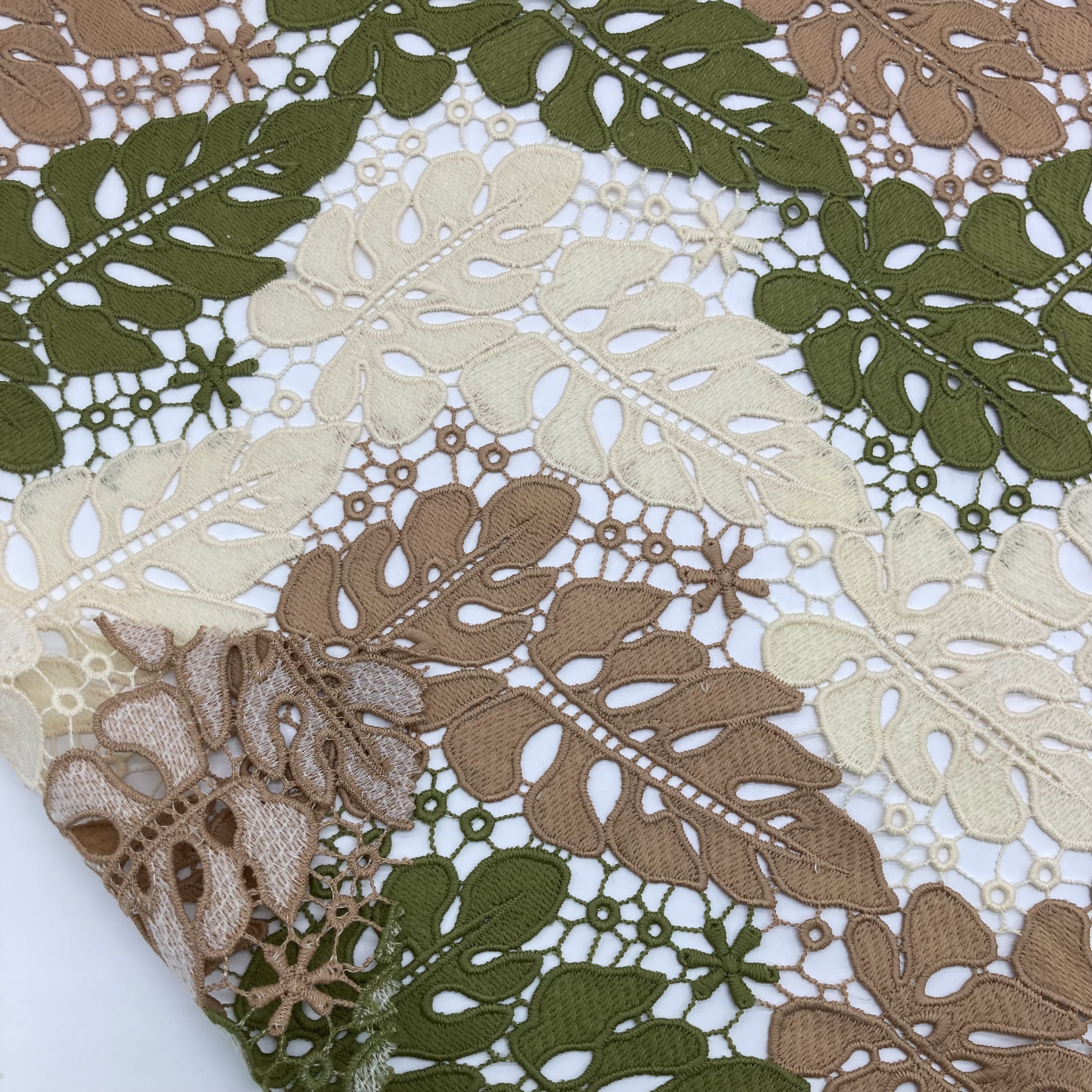 New Design Hot-selling 100% Polyester Hollow Leaf Pattern Water Soluble Embroidery Lace Fabric For Women's Dresses