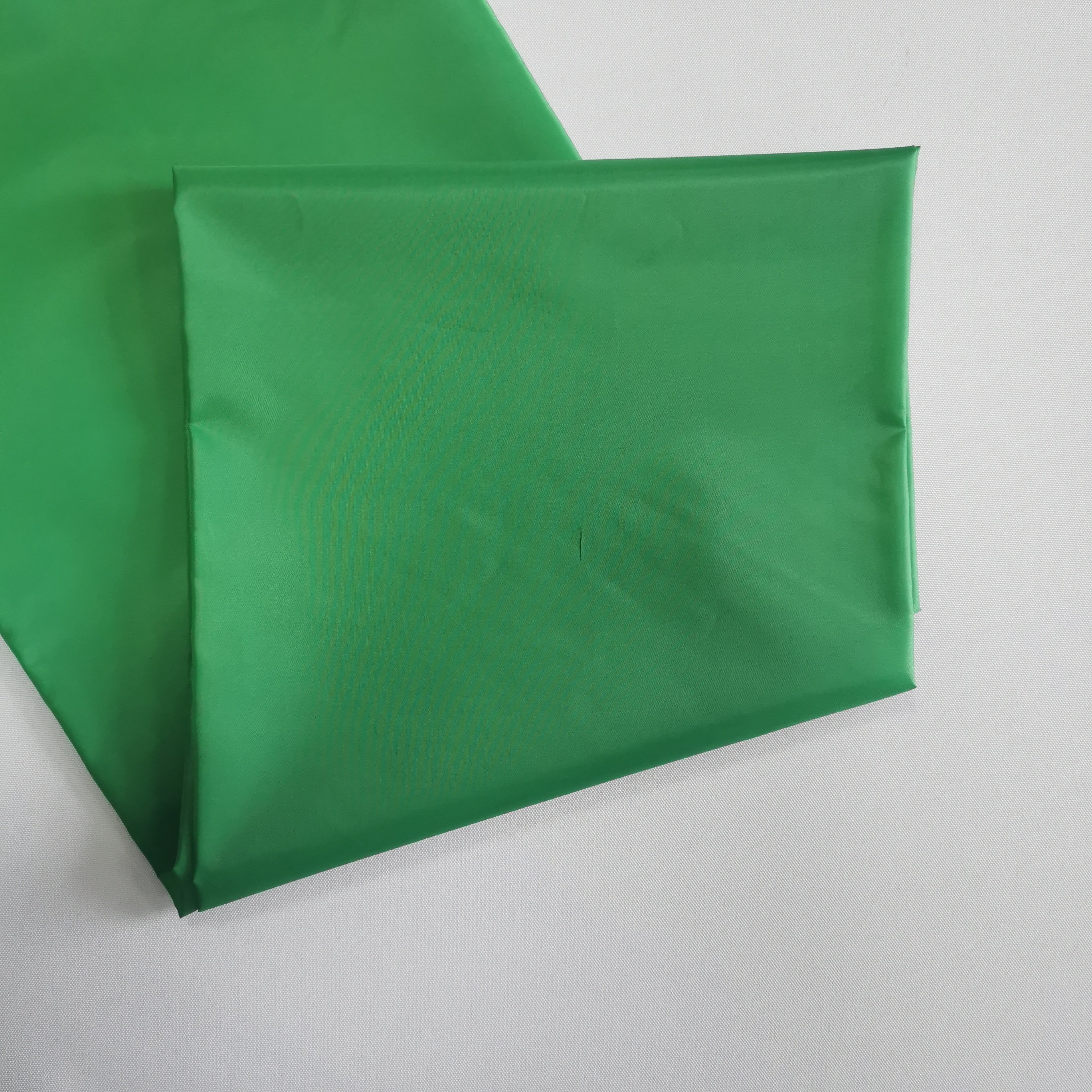 Factory direct supply Low Price 190T 210T 230 100% Fabric Polyester Taffeta with PA Silver White Coated Woven Plain Dyed