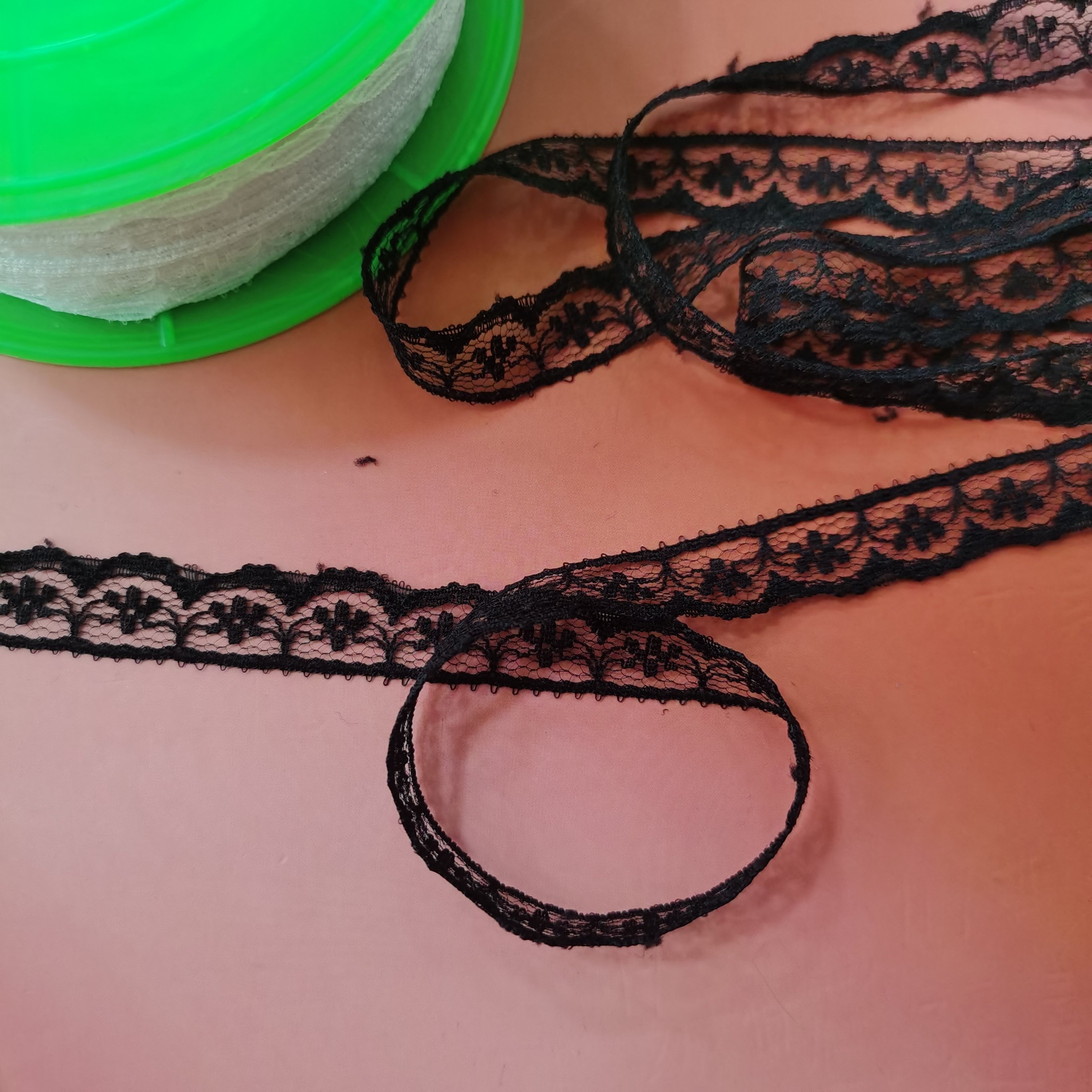 ZJ027 High Quality Wide 1.3cm White and Black Nylon Lace Trim Knitted Lace Nylon 100% Lace Trim for Clothing