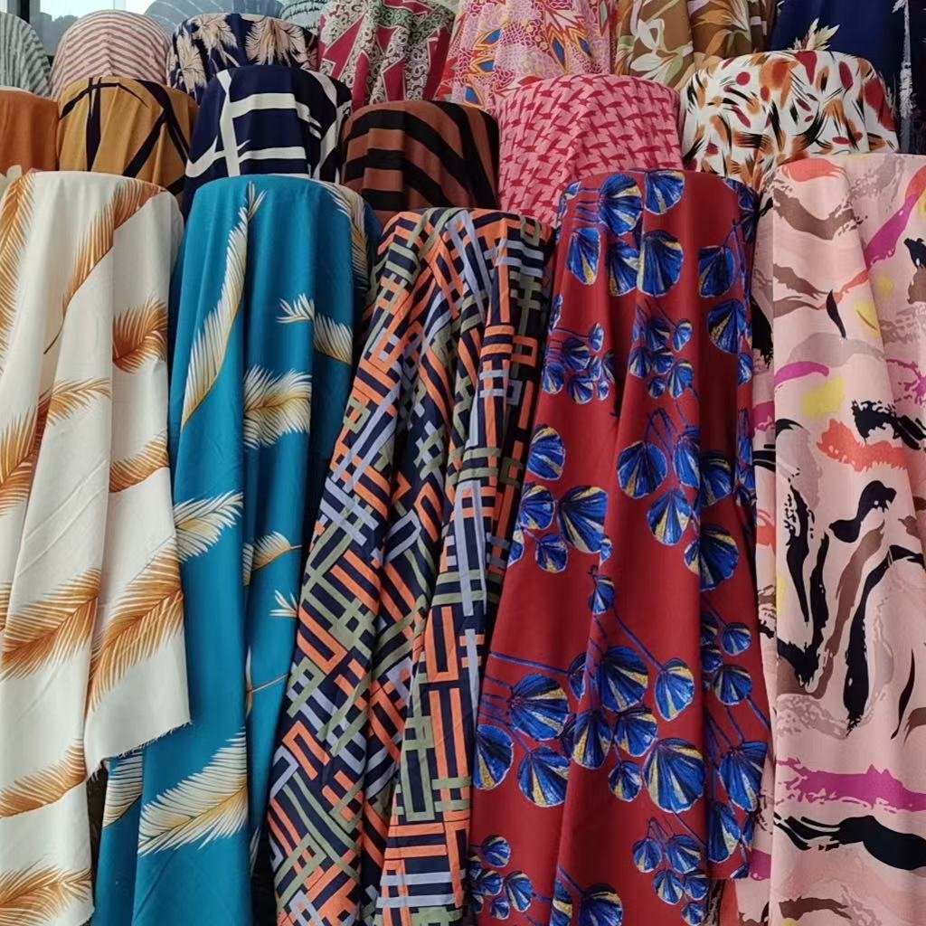 Manufacturers direct stock four way stretch printed woven fabric for dresses, shirts and other women's clothes