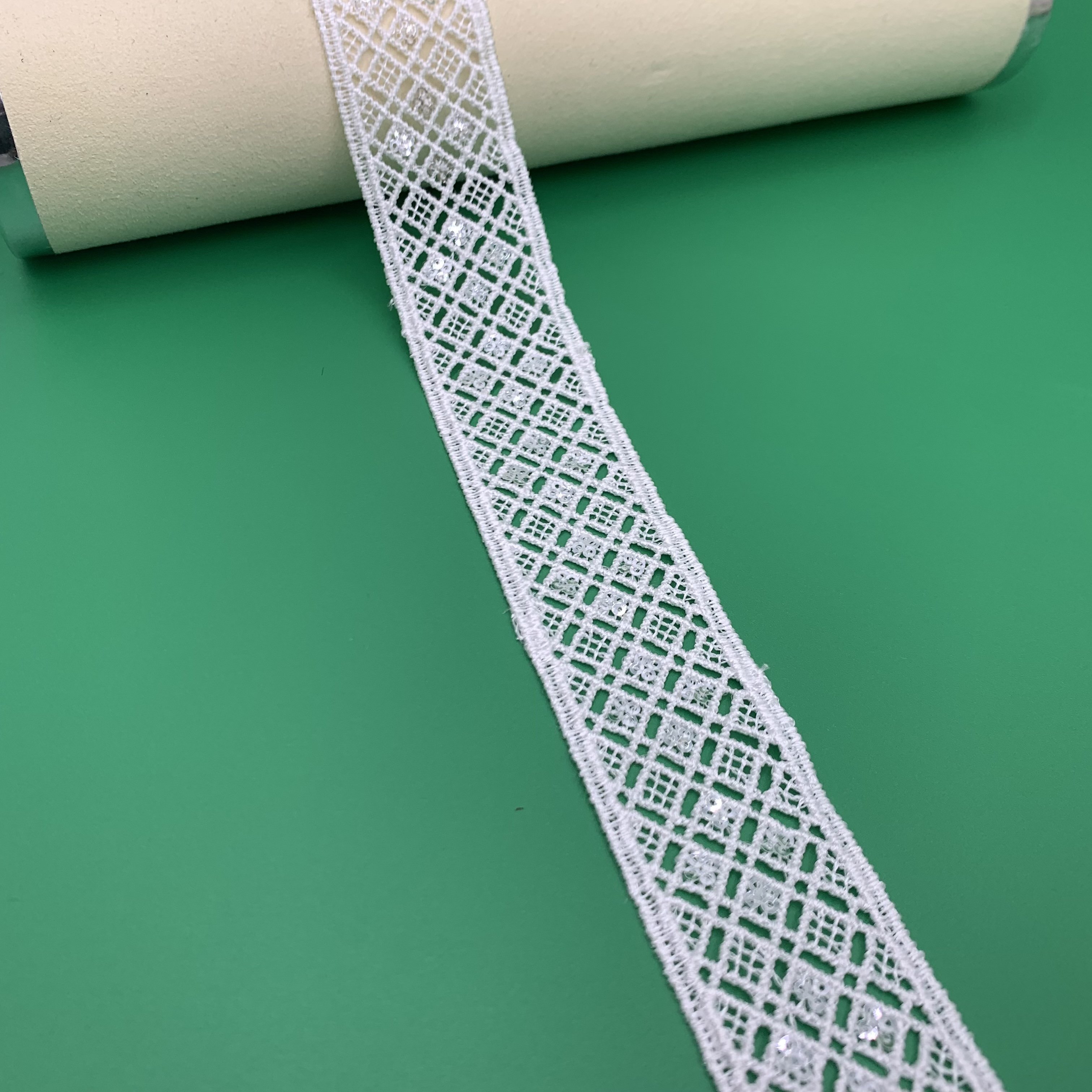 Oem Wholesale Price White Lace Fabric Shiny Embroidery Polyester Sequin Lace Fabric Trim