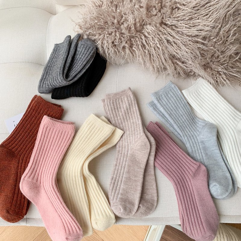Wholesale Cozy Woolen Socks Unisex Color Plain Knit Ribbed Winter Merino Crew Thick Wool Socks For Women
