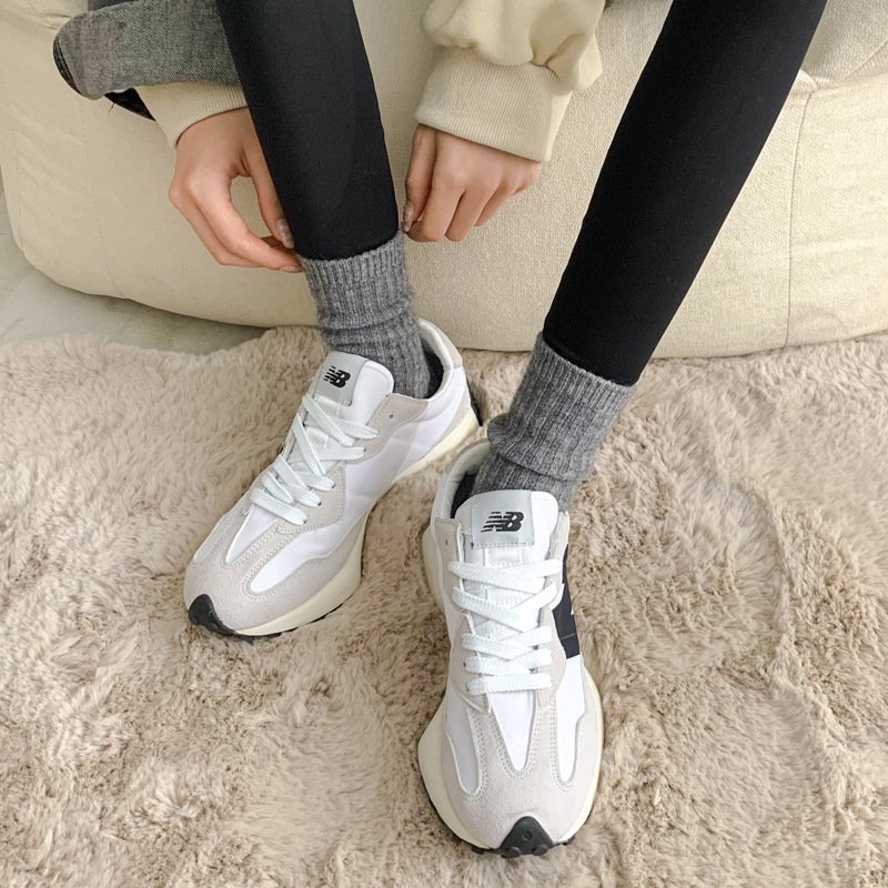 Wholesale Cozy Woolen Socks Unisex Color Plain Knit Ribbed Winter Merino Crew Thick Wool Socks For Women