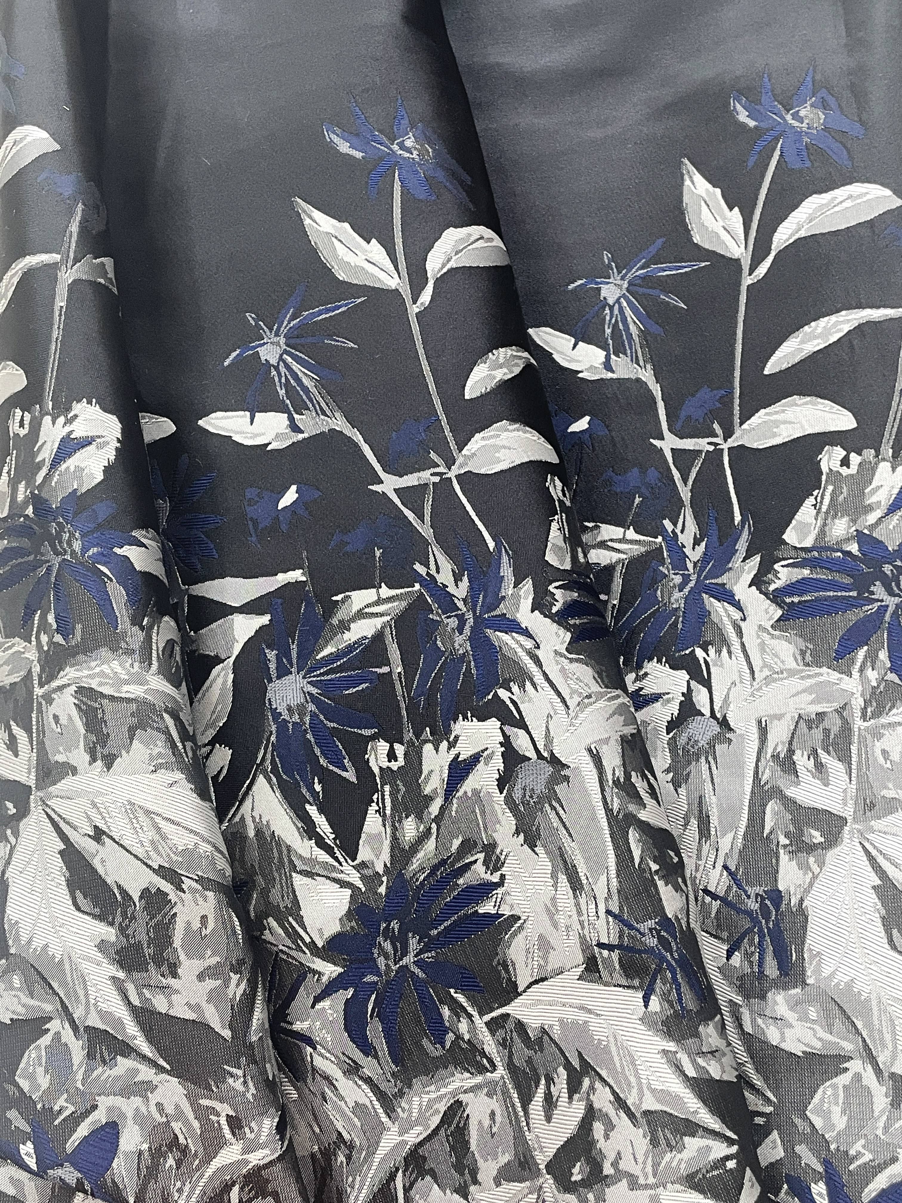 High Quality New Fashion Yarn-dyed Position Flower Woven Abaya Jacquard fabric Luxury Jacquard fabric Brocade fabric For Garment