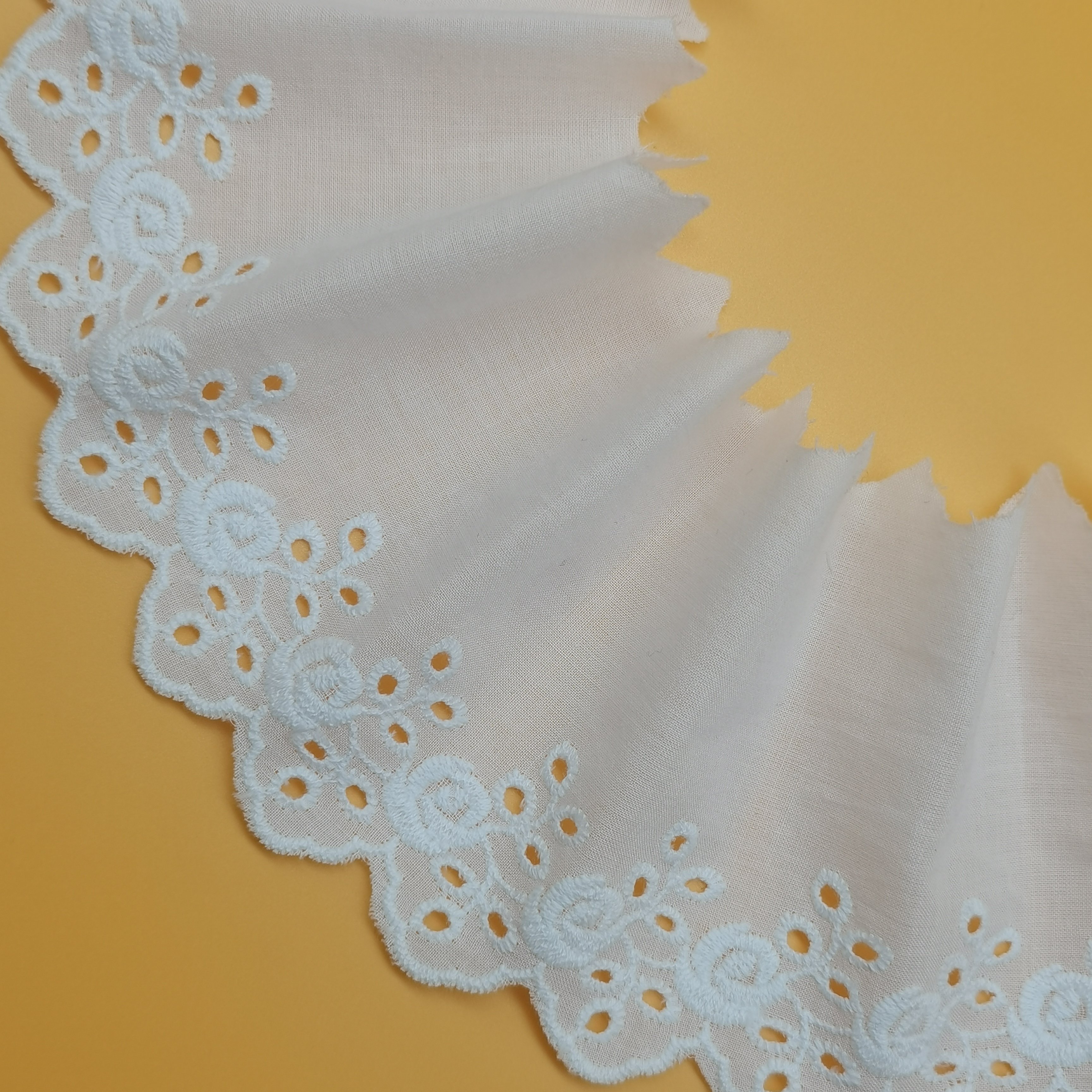 wholesale white border guipure stretch lace cotton embroidery fabric custom clothing lace elastic for women dress