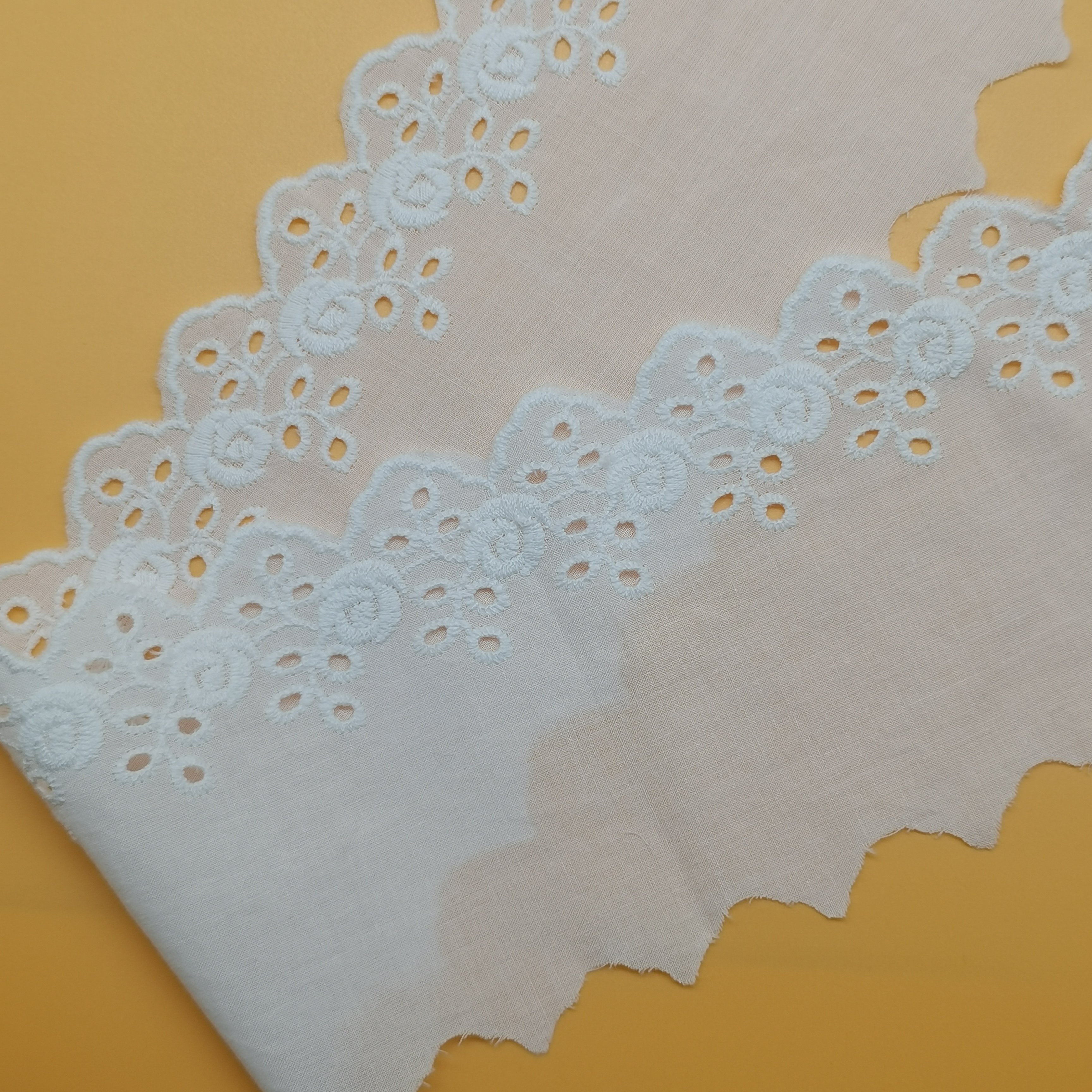 wholesale white border guipure stretch lace cotton embroidery fabric custom clothing lace elastic for women dress