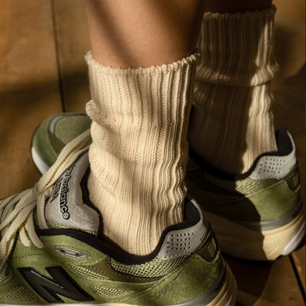 2023 New High Quality Hand Knitted Seamless Ribbed Unisex Cotton Crew Socks