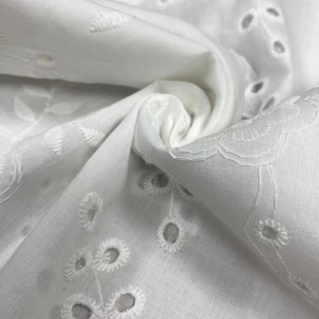 100%Cotton embroidery fabric ,custom fabric printing cotton,Can be made clothing fabrics,Multi-color custom ,wholesale