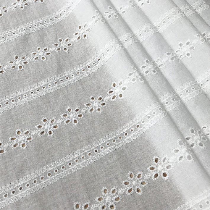 Hot Sale 140Cm Width Embroidered Cotton Lace Fabric Ivory Tablecloth Lace Fabric