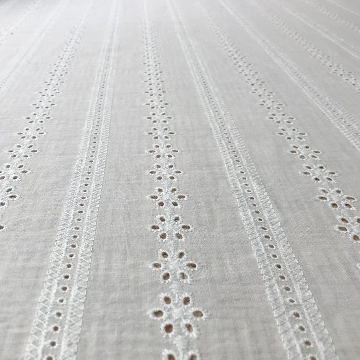 Hot Sale 140Cm Width Embroidered Cotton Lace Fabric Ivory Tablecloth Lace Fabric
