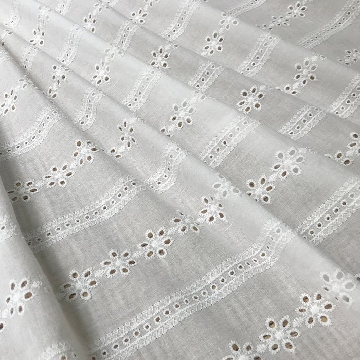 Hot Sale 140Cm Width Embroidered Cotton Lace Fabric Ivory Tablecloth Lace Fabric
