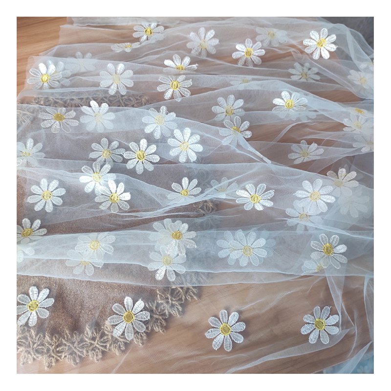 China Floral Embroidered Fabric Tulle White Flowers Embroidery Lace Tulle Dress Wedding Fabric