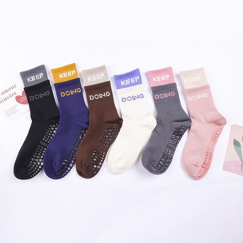 Indoor Fitness Ribbed Women's Cotton Anti-Slip Silicone Rubber Knitted Yoga Pilates Sports Socks Yoga