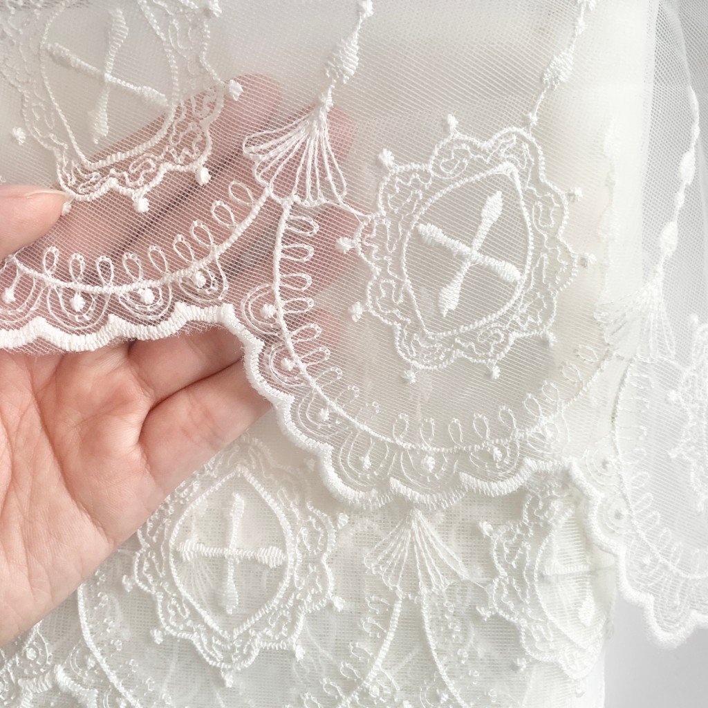 Hot selling 18cm embroidery Lace Trimmings Tulle Lace Fabrics For clothes lace wedding evening dress