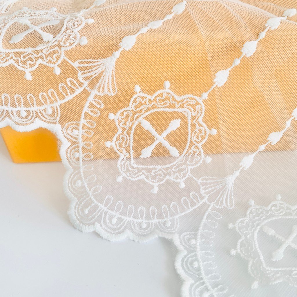 Hot selling 18cm embroidery Lace Trimmings Tulle Lace Fabrics For clothes lace wedding evening dress