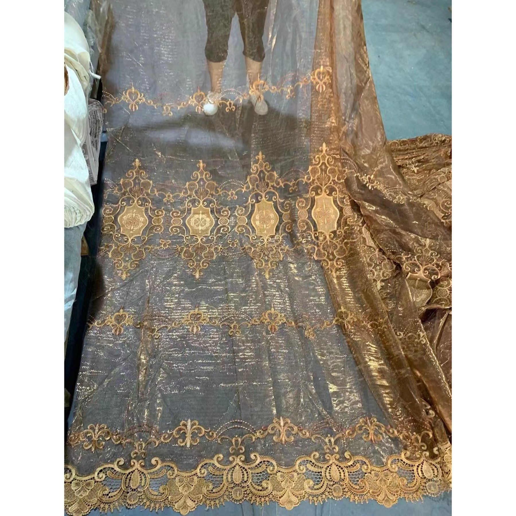 100% Polyester Luxury Design White Sheer Curtain Fabric Voile Velvet Embroidery Lace Woven by Factory for Living Room