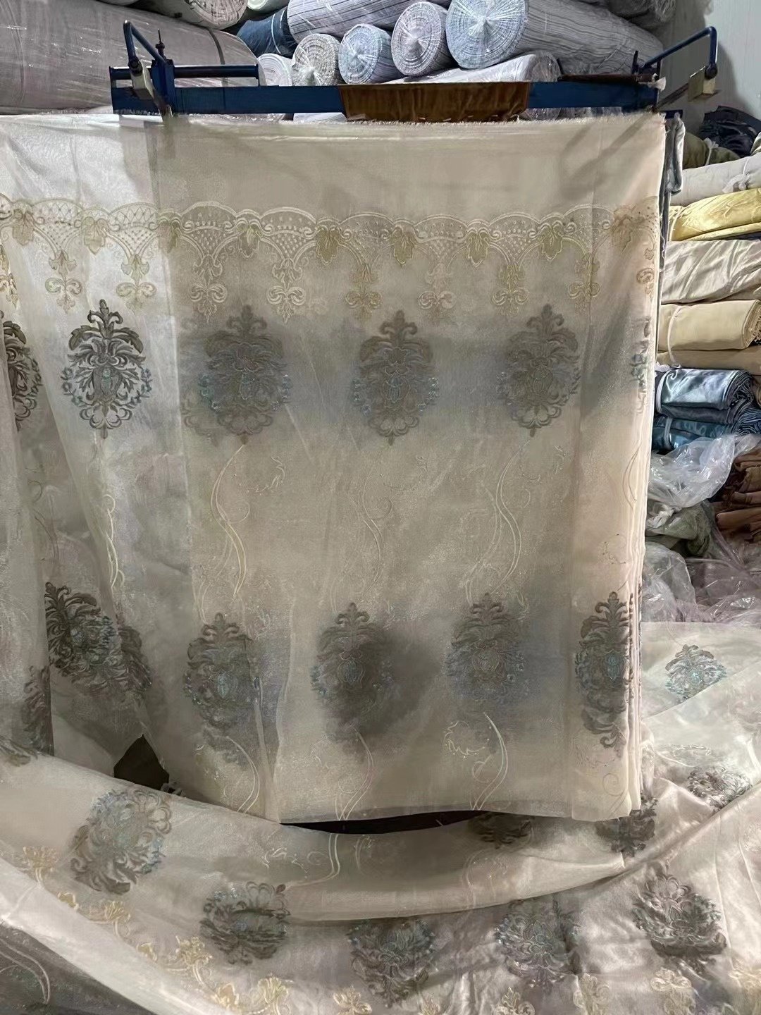 100% Polyester Luxury Design White Sheer Curtain Fabric Voile Velvet Embroidery Lace Woven by Factory for Living Room