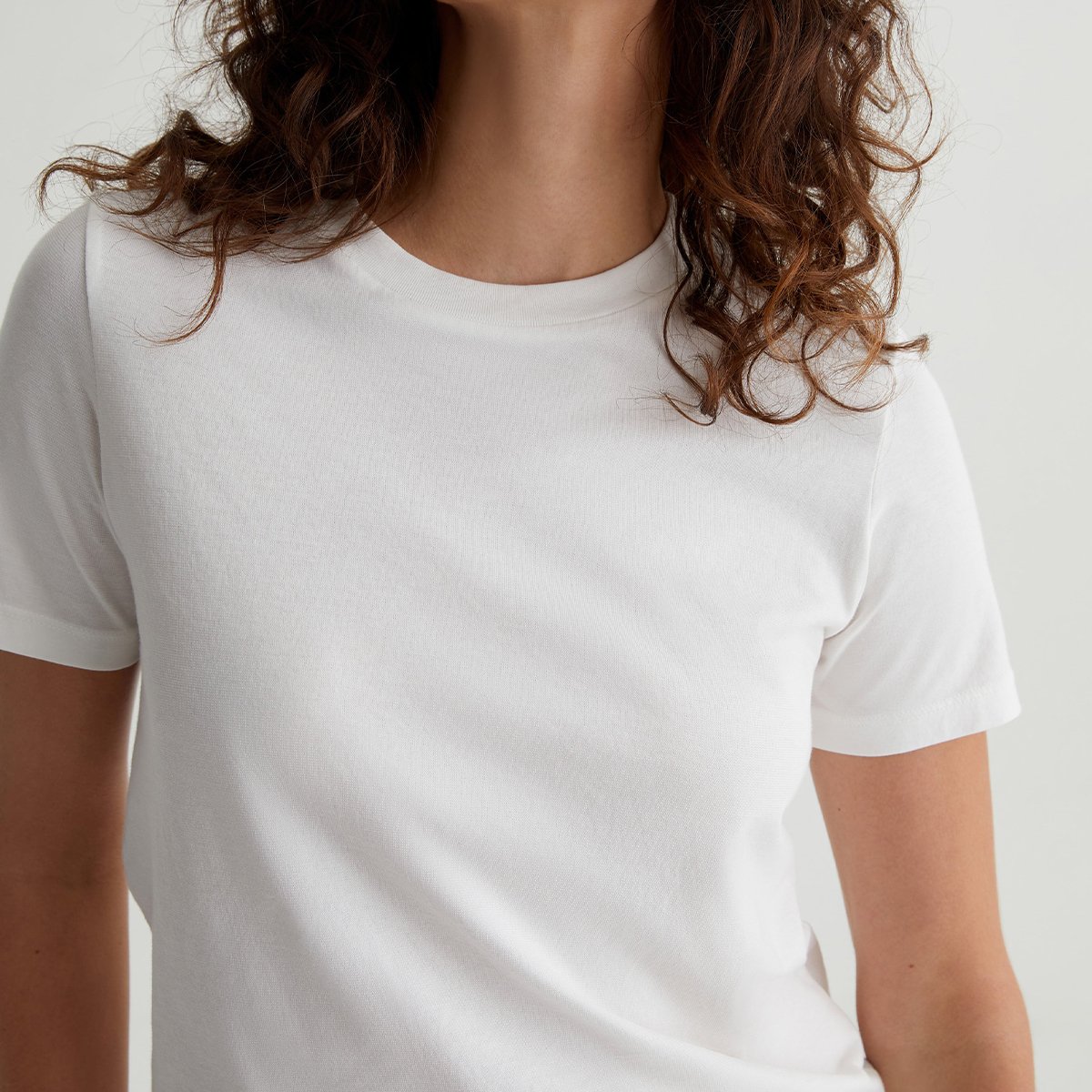 OEM/ODM Custom Ivory Women's Classic Crew Neck Tee - 1X1 Rib Neckband, Premium Knit, 100% Cotton, S&Z-Twist Yarns