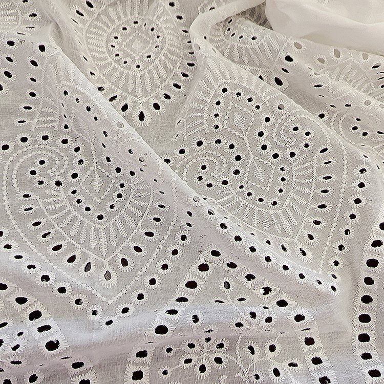China Textile Factory Floral Design Embroidery Fabric Dress Garment 100% Cotton Fabrics