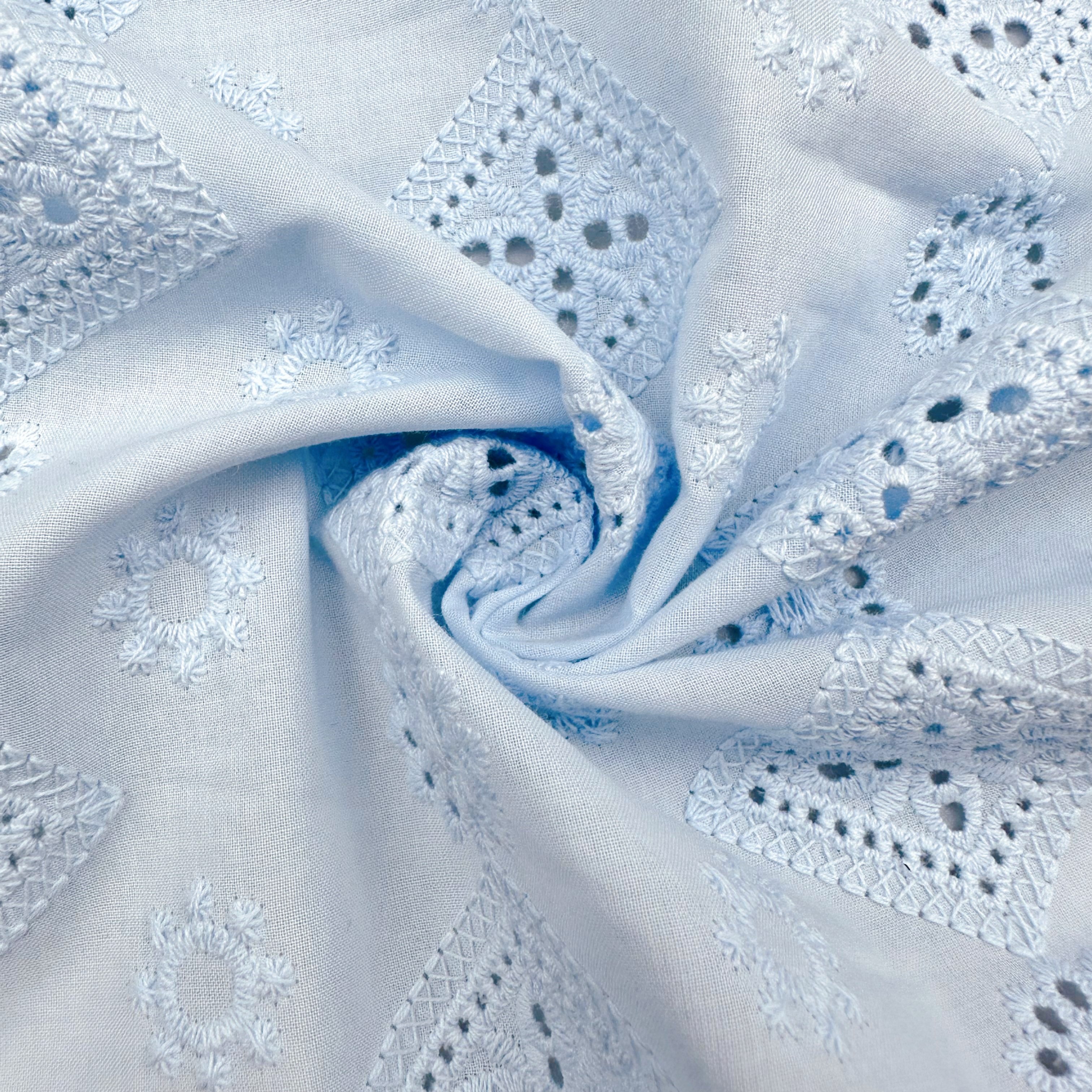 Lace 100% Cotton Eyelet Fabric Embroidered Cloth Cotton Embroidery Fabric For Dress